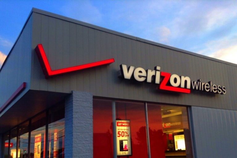 40,000 Verizon Workers Strike 40,000 Verizon Workers Strike