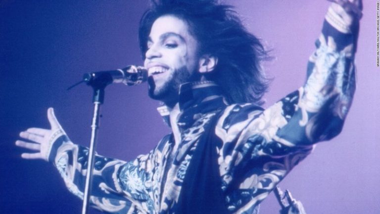 Prince’s Relatives Must Fight in Court for $300 Million Estate