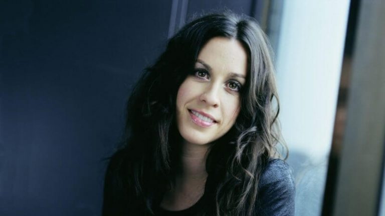 Alanis Morissette's Thieving Ex-Business Manager Sentenced to Prison