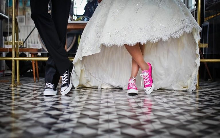 Immigration Lawyer Indicted for Arranging Fake Marriage for Green Card