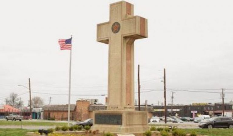 Court Rules World War I Memorial Unconstitutional