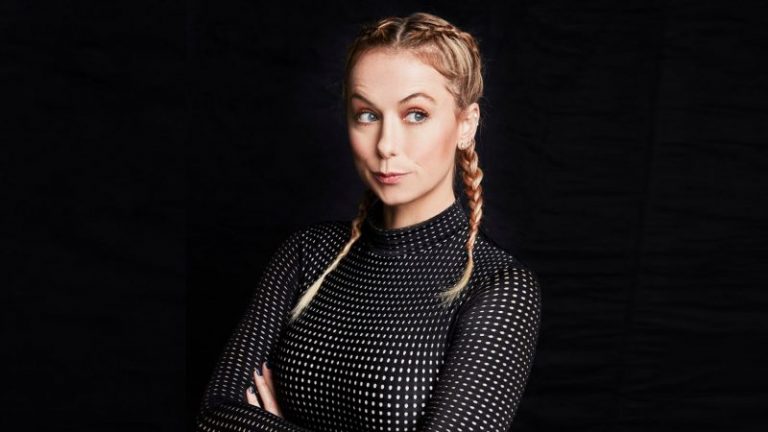 Comedian Iliza Shlesinger's Sued Over Girls-Only Show