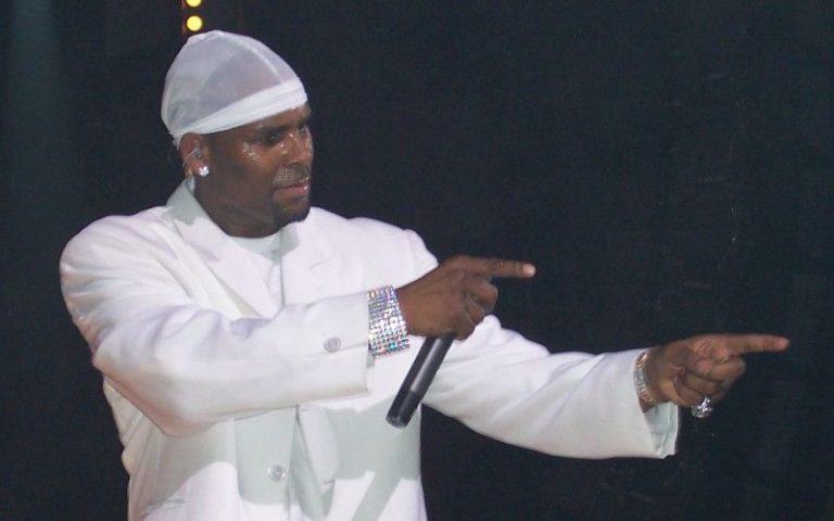 R.Kelly Accused Again of Running Sex Cult R.Kelly Accused Again of Running Sex Cult