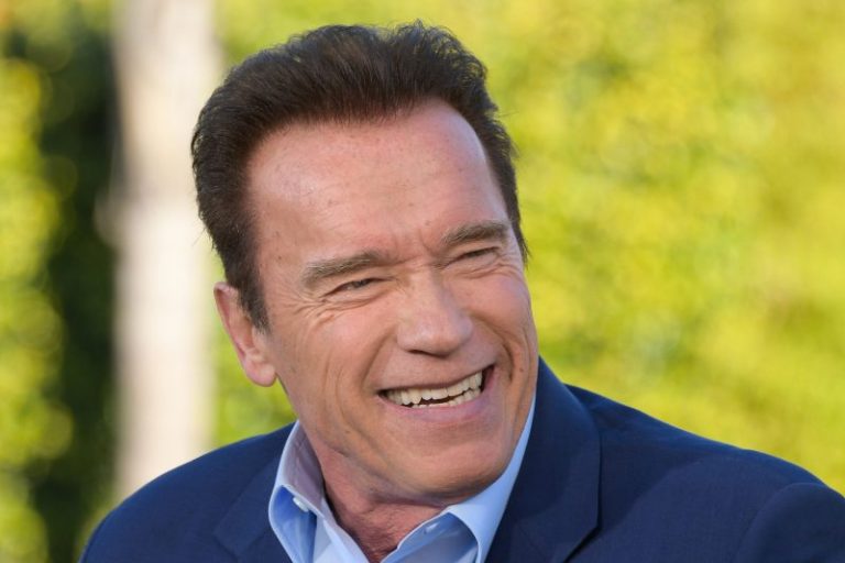 Arnold Schwarzenegger Plans on Suing Oil Companies
