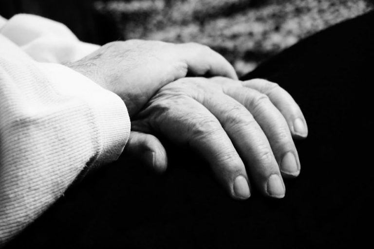 Hawaii Becomes Seventh State to Allow Assisted Suicide Hawaii Becomes Seventh State to Allow Assisted Suicide