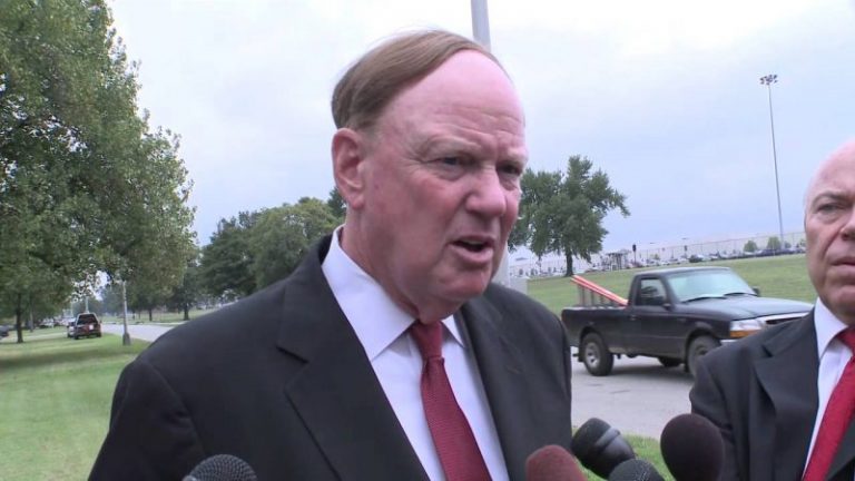 Former University of Louisville President Wants School to Pay His Legal Fees