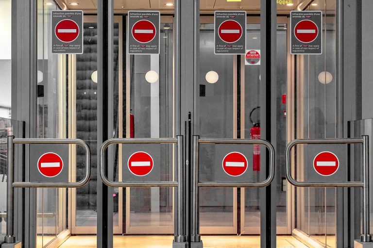 Brexiteer Complains He Has to Wait in Queue at EU Airport: ‘This Isn’t the Brexit I Voted For’