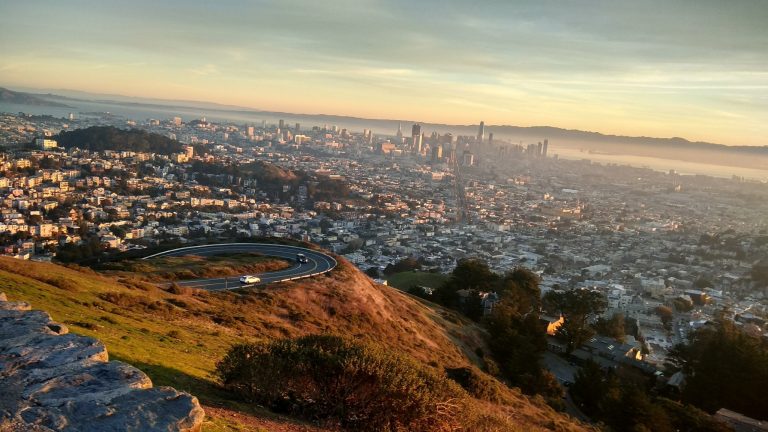 Allen & Overy Expands Tech Team, Hires Seven Partners From White & Case