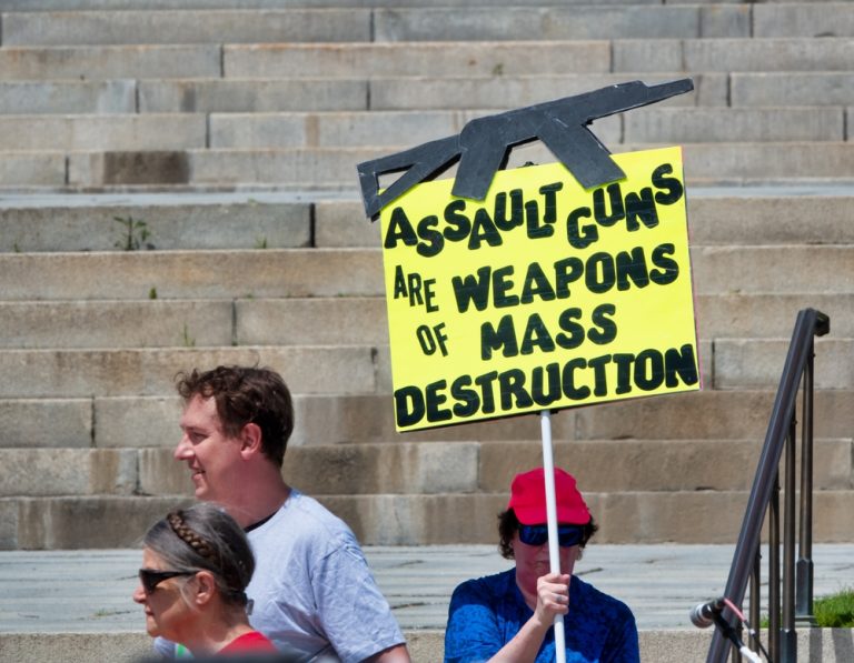 Successful Supreme Court Lawyers Aim to Challenge Illinois Assault Weapon Ban