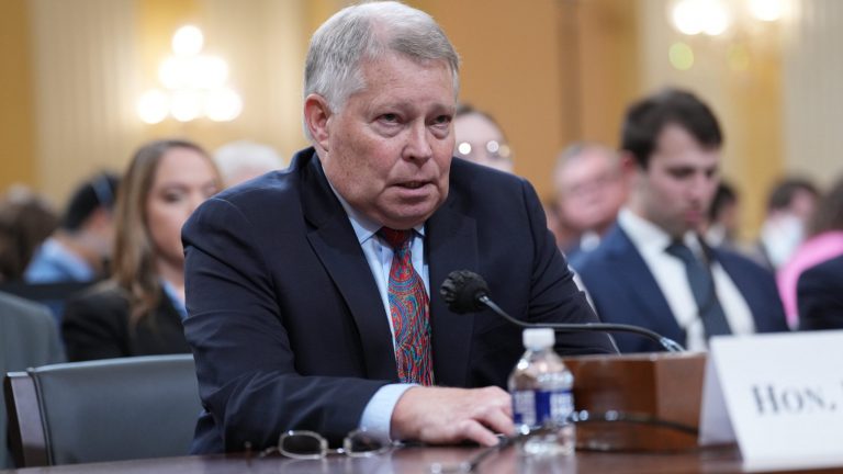 Former US Appeals Judge Advocates for Strengthening Ethics Code within the Supreme Court Former US Appeals Judge Advocates for Strengthening Ethics Code within the Supreme Court