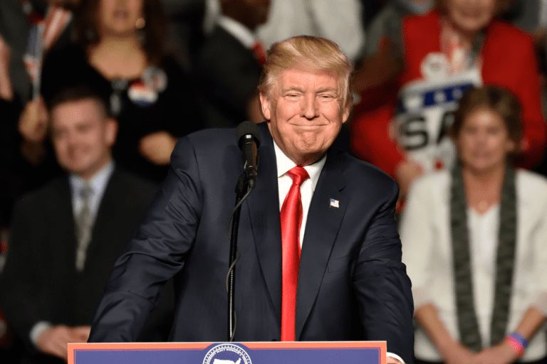 Donald Trump Argues Cohen Payoff Was Within Presidential Duties, Seeks Federal Court Litigation Donald Trump Argues Cohen Payoff Was Within Presidential Duties, Seeks Federal Court Litigation
