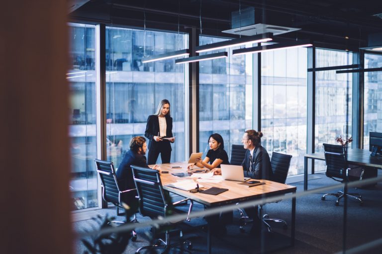 Vinson & Elkins Joins Big Law Trend, Mandates Four Days a Week In-Office Work