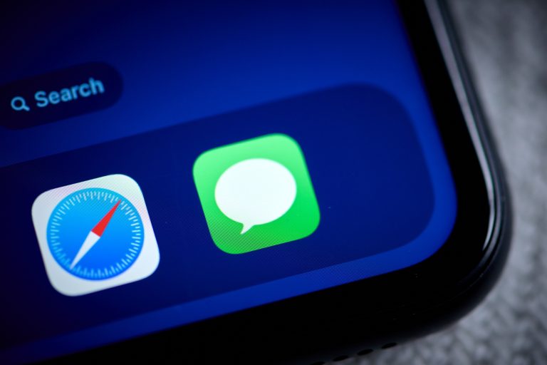 Apple Meets Justice Department in Last-Ditch Effort to Avert Antitrust Suit